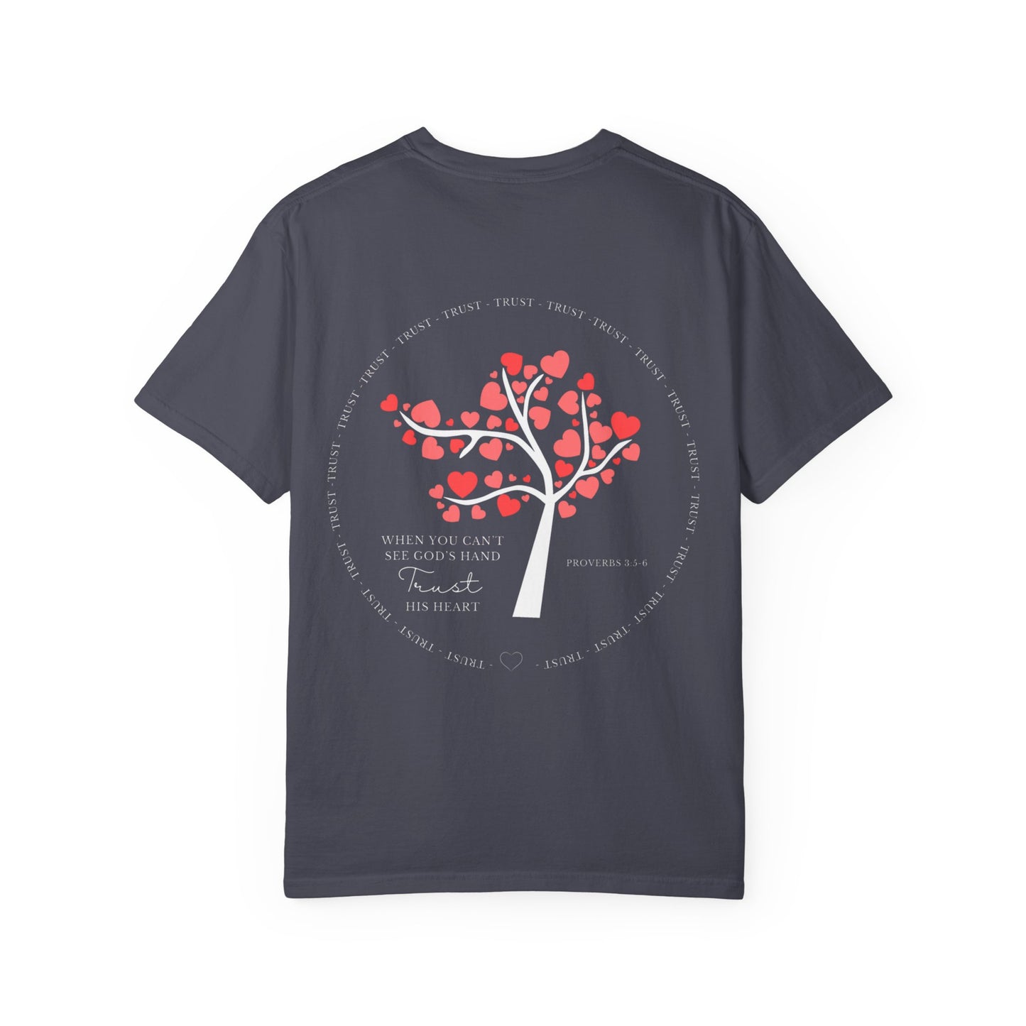 Camiseta cristiana Confía en su corazón – Proverbios 3:5-6 | Ropa basada en la fe