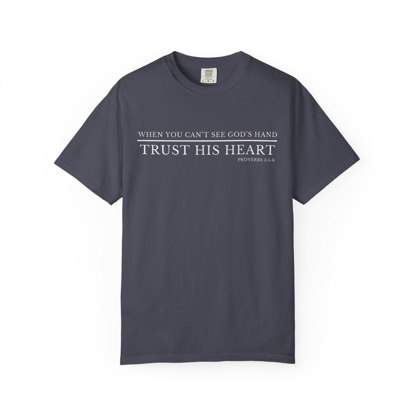 Camiseta cristiana Confía en su corazón – Proverbios 3:5-6 | Ropa basada en la fe