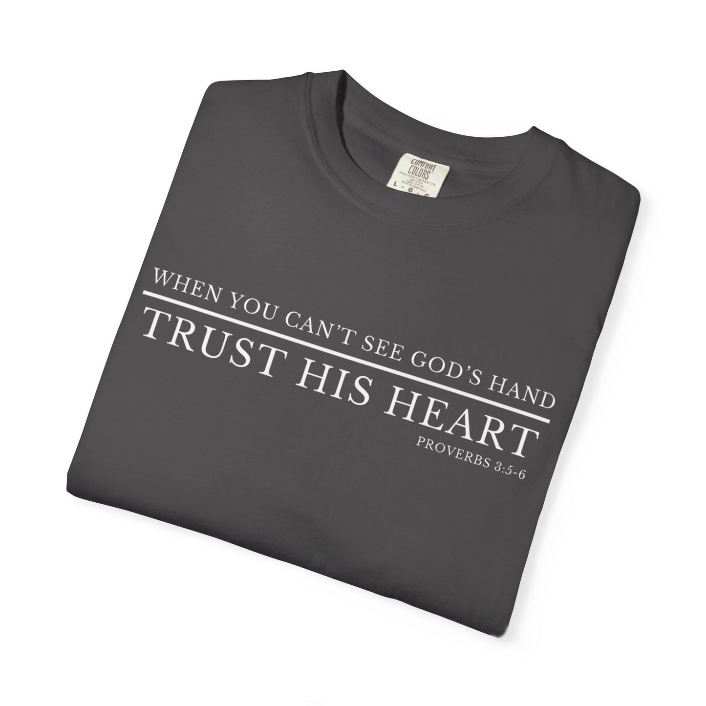 Camiseta cristiana Confía en su corazón – Proverbios 3:5-6 | Ropa basada en la fe